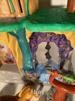 Disney Lion King Lion Guard Training Lair Playset toy with Lots Of Figures Rare