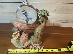 Disney Lion King Pride Rock Circle of Life Musical Moving Animated Snowglobe