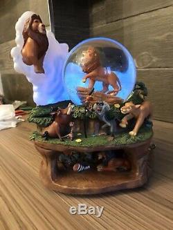 Disney snowglobe lion King Light Up and Musical