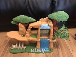 Lion Guard Play sets, Hyena Hide Out, Training Lair & Defend The Pride Land Etc