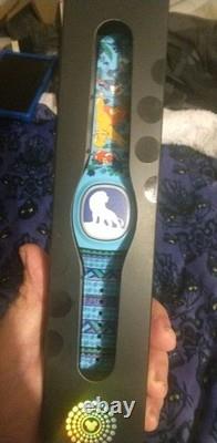 NEW Disney Parks Magic Band Plus + Lion King Simba Blue RARE LINKABLE