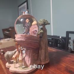 1994 Disney Le Roi Lion, Rocher de la Fierté, boule à neige musicale Cercle de la Vie - présente des défauts