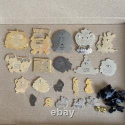 20 pins Disney Pirates Dingo Pluto Roi Lion Marie Winnie l’Ourson Porcinet Zip  
 <br/>