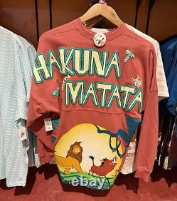 2025 Parcs Disney Le Roi Lion Hakuna Matata Spirit Jersey Adulte XL NWT
