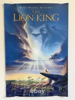 Affiche originale du film Disney Le Roi Lion signée par le casting et l'équipe avec COA SWAU