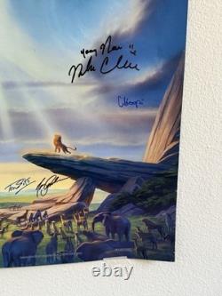 Affiche originale du film Disney Le Roi Lion signée par le casting et l'équipe avec COA SWAU