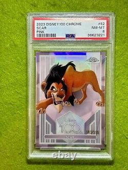 Cicatrice du Roi Lion PINK REFRACTOR # /399 PSA 8 CARTE 2023 Topps Chrome DISNEY 100