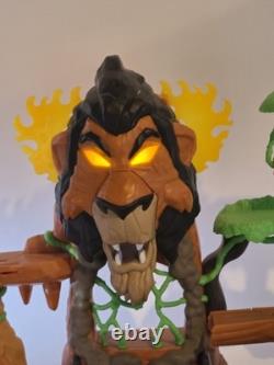 Disney Junior La Garde du Roi Lion : L’Ascension de Scar, coffret de jeu avec figurines, lumières et sons