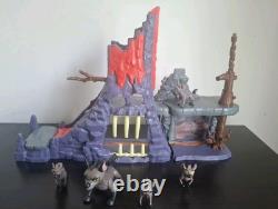 Disney La Garde du Lion Cachette des Hyènes Playset avec 5 figurines. Rare playset retiré.