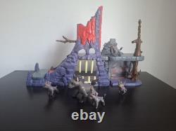 Disney La Garde du Lion Cachette des Hyènes Playset avec 5 figurines. Rare playset retiré.