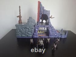 Disney La Garde du Lion Cachette des Hyènes Playset avec 5 figurines. Rare playset retiré.