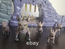 Disney La Garde du Lion Cachette des Hyènes Playset avec 5 figurines. Rare playset retiré.