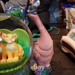Disney Le Roi Lion Boule à neige musicale LA FIERTE DE SIMBA joue la chanson Upendi