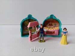 Disney Une fois dans un temps médaillon avec figurines Le Roi Lion/Blanche-Neige/La Belle et la Bête Disney Une fois dans un temps médaillon avec figurines Le Roi Lion/Blanche-Neige/La Belle et la Bête