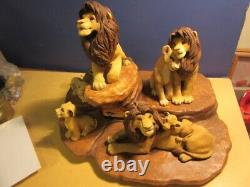 Disney’s The Lion King’pride Rock' Sandicast Sculptures Par Sandra Brue