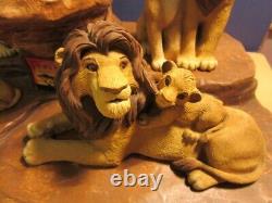 Disney’s The Lion King’pride Rock' Sandicast Sculptures Par Sandra Brue