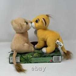Ensemble de peluches Simba et Nala s'embrassant Vintage 1993 Mattel Disney, neuf dans sa boîte.