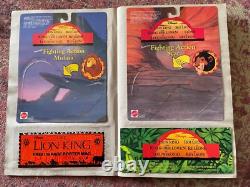 Ensemble massif de figurines vintage du Roi Lion, jouets, livres d'autocollants, affiche, badge en émail, etc.