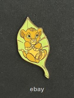 Épingle Disney DLP DLRP Bébé Simba sur une feuille Roi Lion 57295