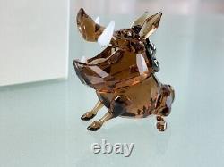 Figurine Swarovski 5681582 Disney Le Roi Lion Pumbaa 5,6 cm. Nouveau produit