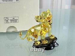 Figurine Swarovski 5681811 Disney Le Roi Lion Simba 6 cm. Nouveau produit