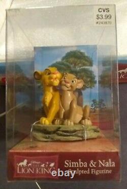 Figurines de film Le Roi Lion Disney Enesco Étalage de magasin de jouets Simba