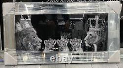 GRAND ROI LION ET REINE AVEC COURONNES CADRE MURAL D'ART LIQUIDE EFFET CHROME 82x42cm