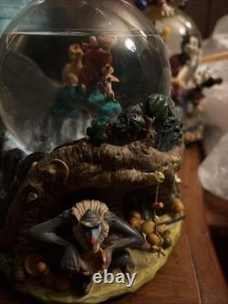 Globe à neige musicale unique traditionnelle Disney Le Roi Lion Hakuna Matata