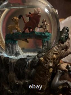 Globe à neige musicale unique traditionnelle Disney Le Roi Lion Hakuna Matata