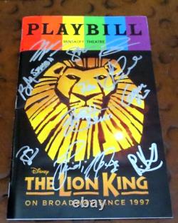 La comédie musicale de Disney 'Le Roi Lion' à Broadway - Affiche de la distribution signée et autographiée - FIERTÉ 2023.