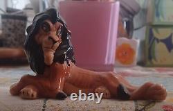La figurine en céramique Scar du Roi Lion Disney, collectionnable, 5,5 x 3,5 pouces, DVD et peluche.