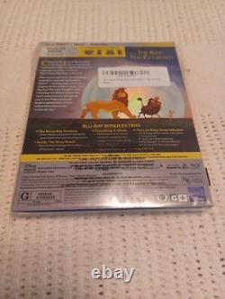 La figurine en céramique Scar du Roi Lion Disney, collectionnable, 5,5 x 3,5 pouces, DVD et peluche.