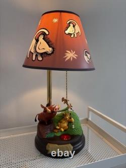 Lampe chantante animée vintage Disney Le Roi Lion, fonctionnelle, avec boîte d’origine Lampe chantante animée vintage Disney Le Roi Lion, fonctionnelle, avec boîte d’origine