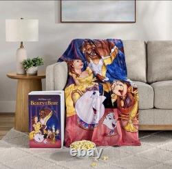 Lot de 4 plaids Disney classiques au toucher soyeux en coffrets VHS – Le Roi Lion et Toy Story
