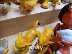Lot mélangé de plus de 60 figurines en peluche Disney Le Roi Lion Simba Nala Mufasa Scar Zazu.