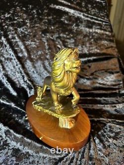 Prix de service de 20 ans de Simba Lion King Disney Statue en bronze pour les employés de la distribution