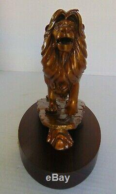 Rare Disney Le Roi Lion Simba Bronze 20 Années De Service Statue Sur La Base En Bois