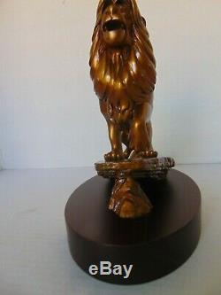 Rare Disney Le Roi Lion Simba Bronze 20 Années De Service Statue Sur La Base En Bois