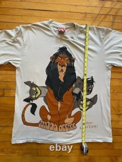 T-shirt vintage Disney des années 90 avec grand imprimé méchant Roi Lion Scar Mickey INC taille M/L